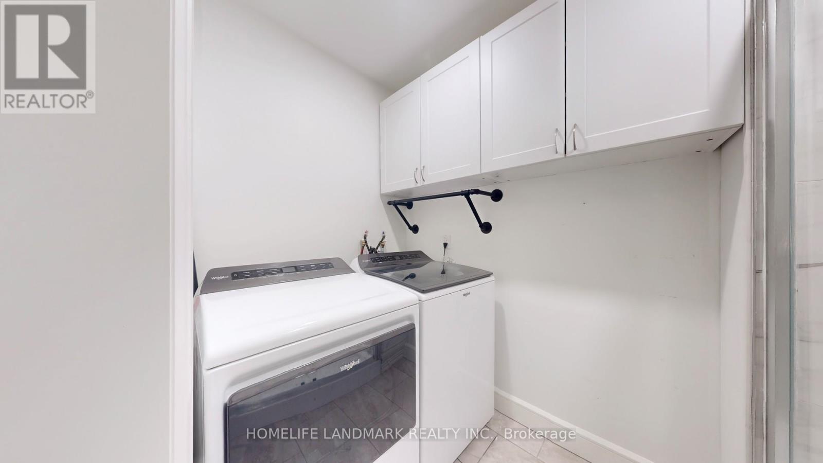 208 Lakeshore Drive, Kawartha Lakes, ON - Indoor Photo Showing Laundry Room