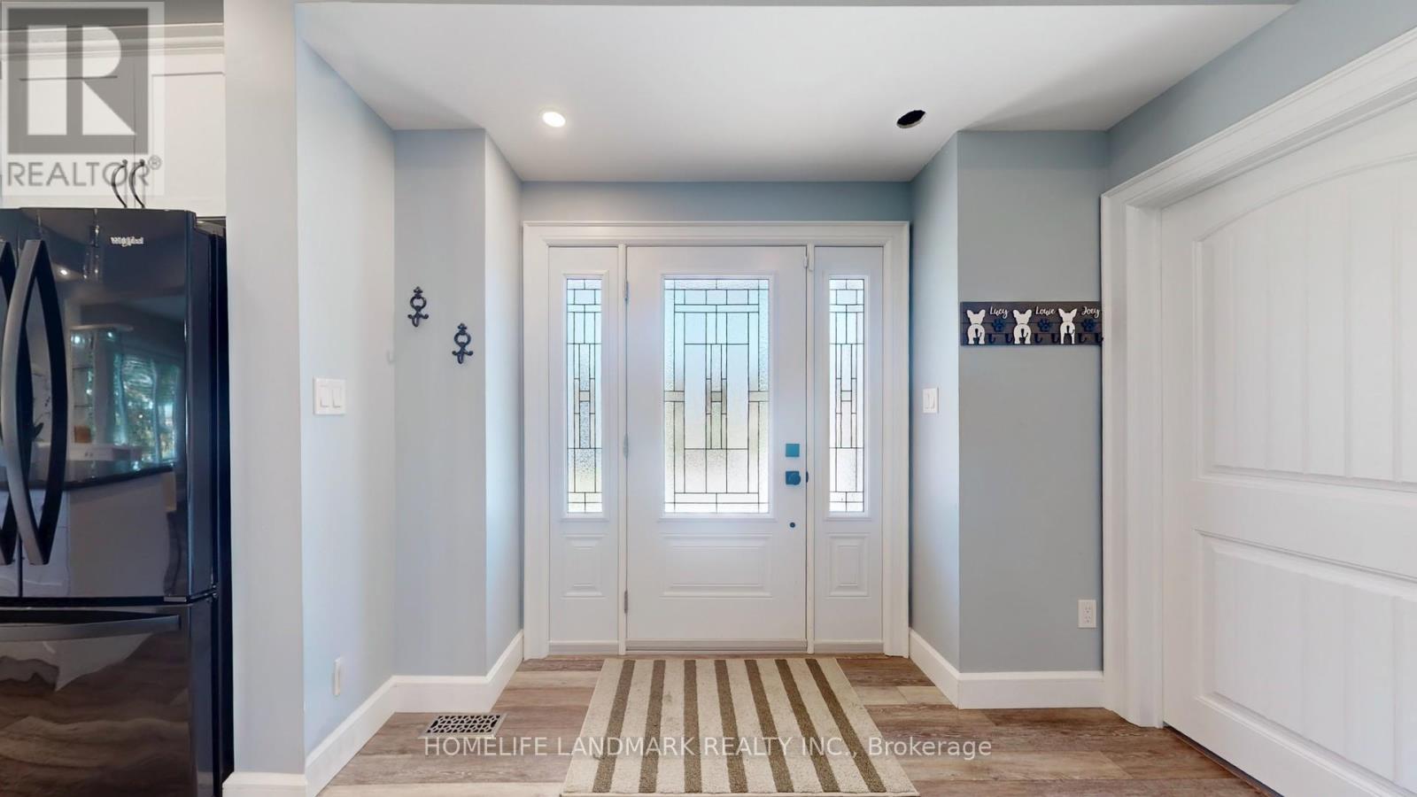 208 Lakeshore Drive, Kawartha Lakes, ON - Indoor Photo Showing Other Room