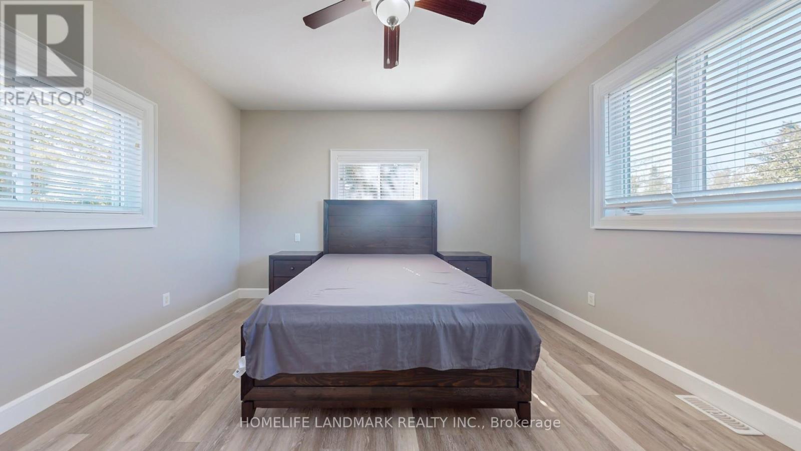 208 Lakeshore Drive, Kawartha Lakes, ON - Indoor Photo Showing Bedroom