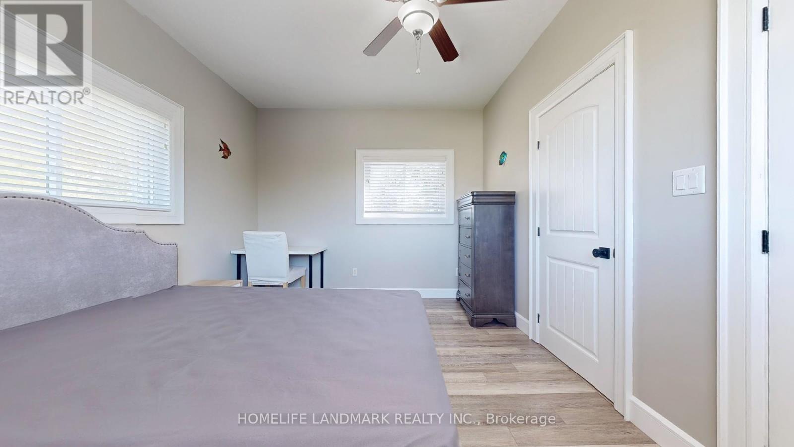 208 Lakeshore Drive, Kawartha Lakes, ON - Indoor Photo Showing Bedroom
