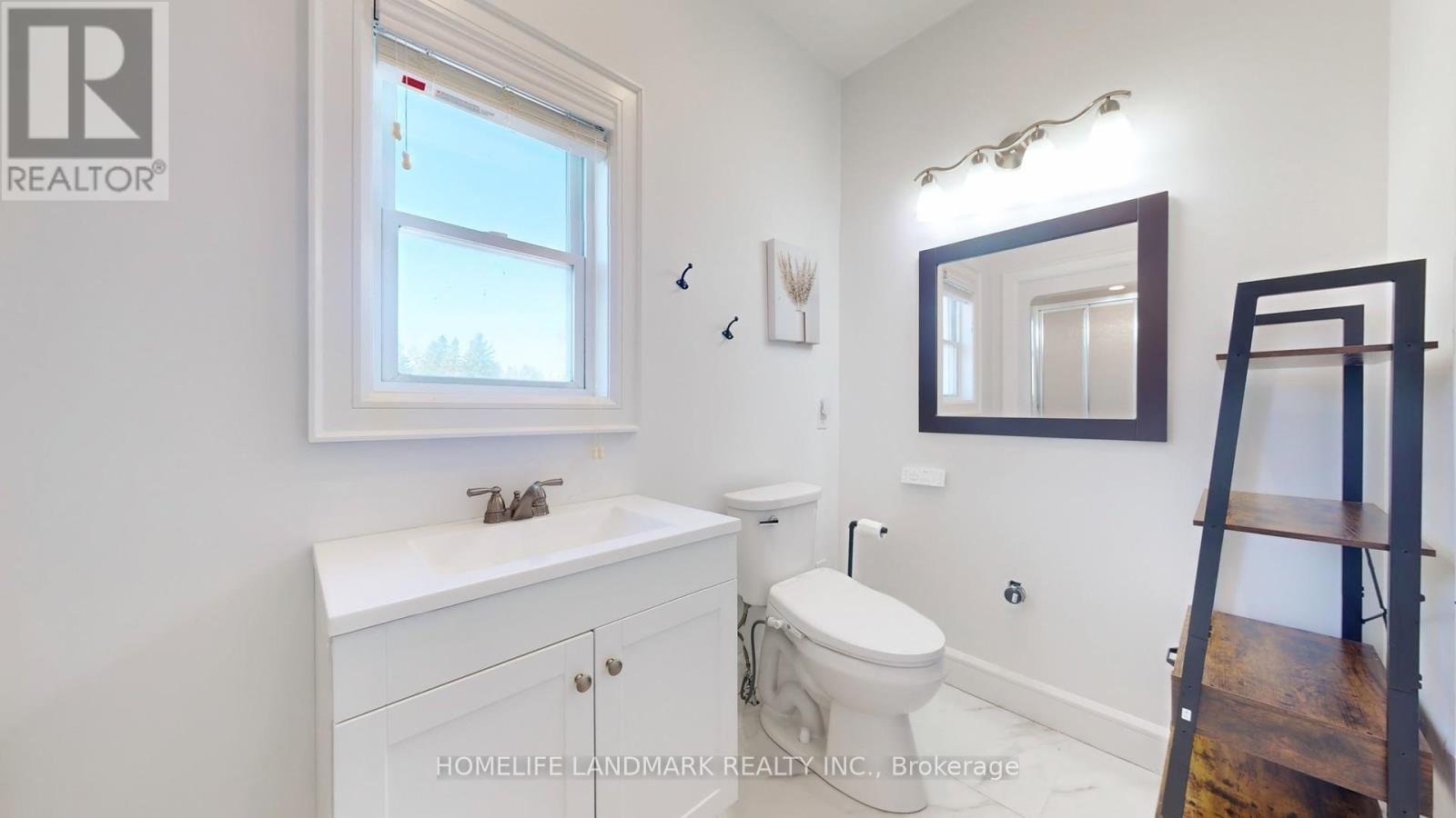 208 Lakeshore Drive, Kawartha Lakes, ON - Indoor Photo Showing Bathroom