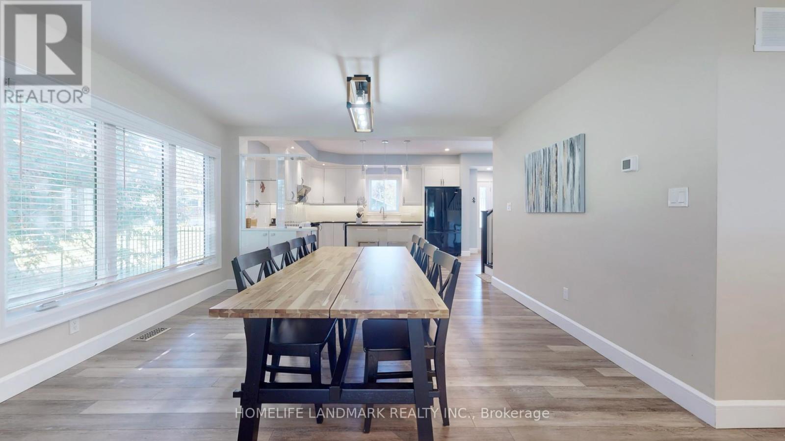 208 Lakeshore Drive, Kawartha Lakes, ON - Indoor Photo Showing Dining Room