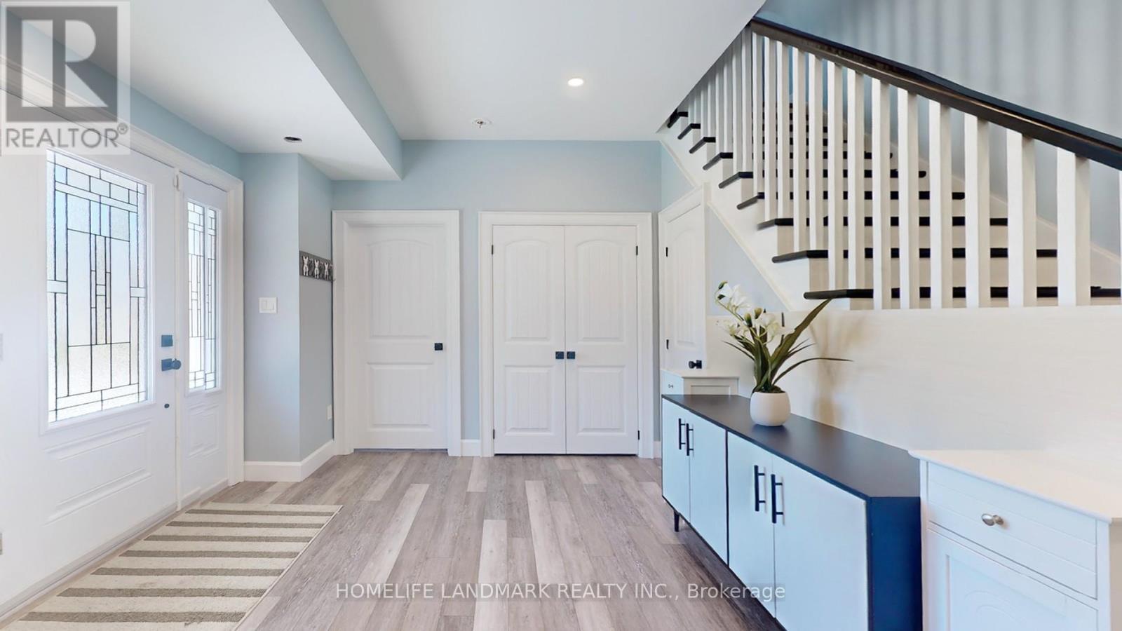 208 Lakeshore Drive, Kawartha Lakes, ON - Indoor Photo Showing Other Room