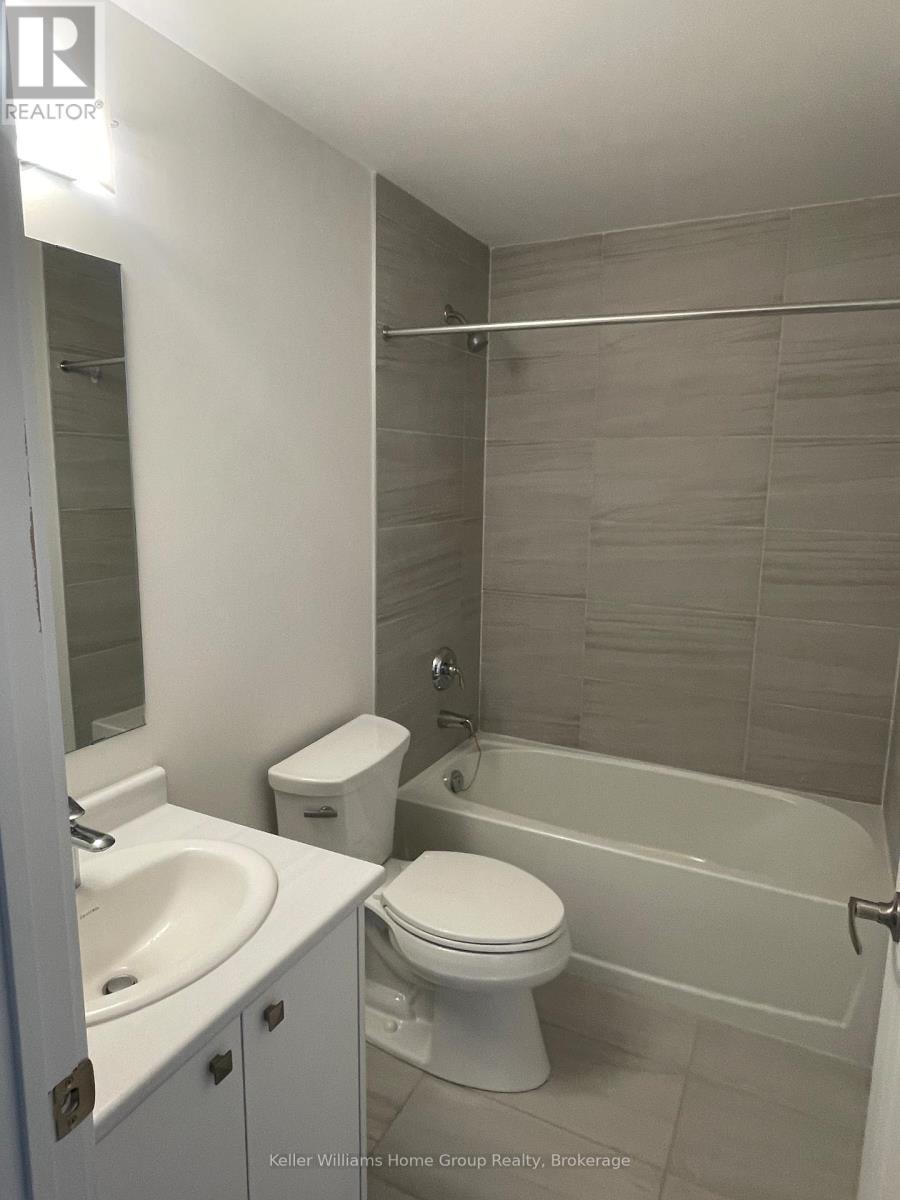 A15 - 10 Palace Street, Kitchener, ON - Indoor Photo Showing Bathroom
