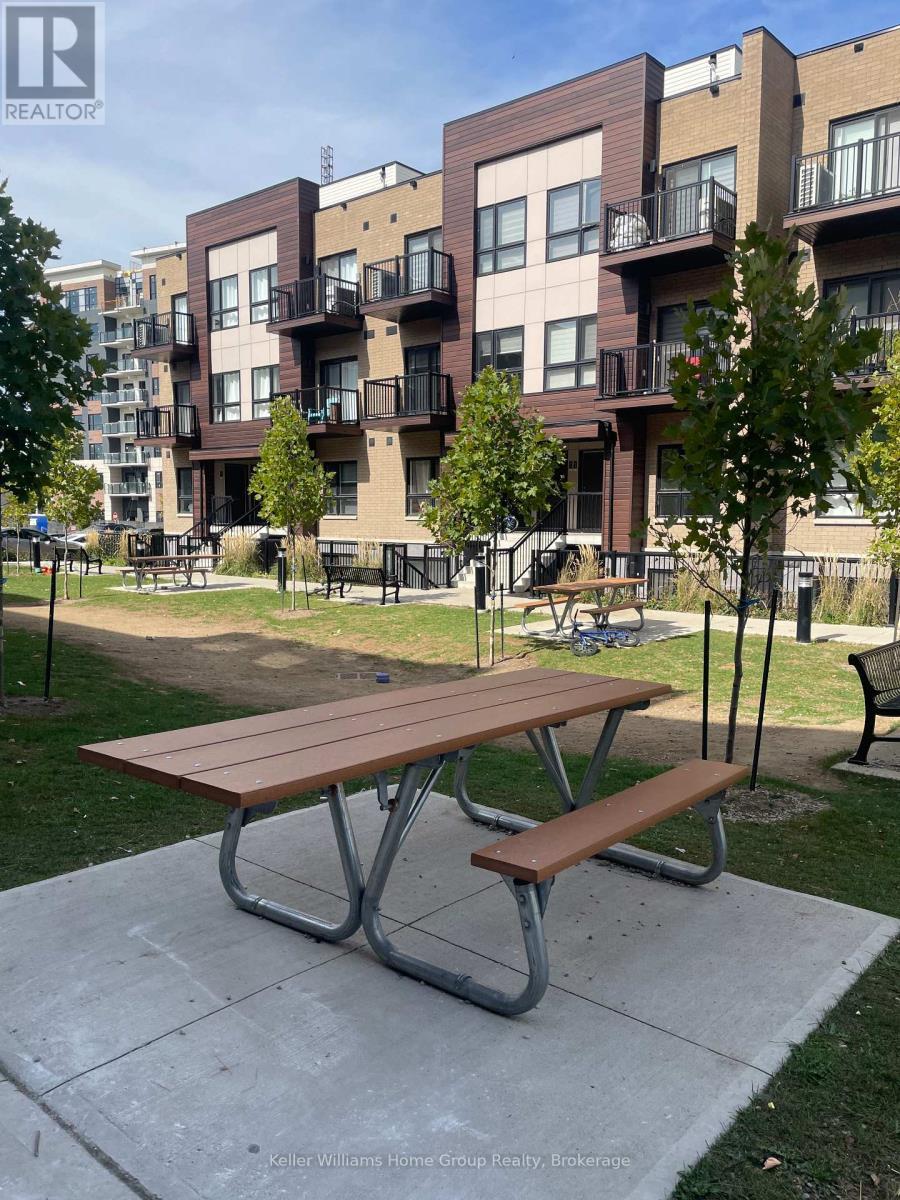 A15 - 10 Palace Street, Kitchener, ON - Outdoor