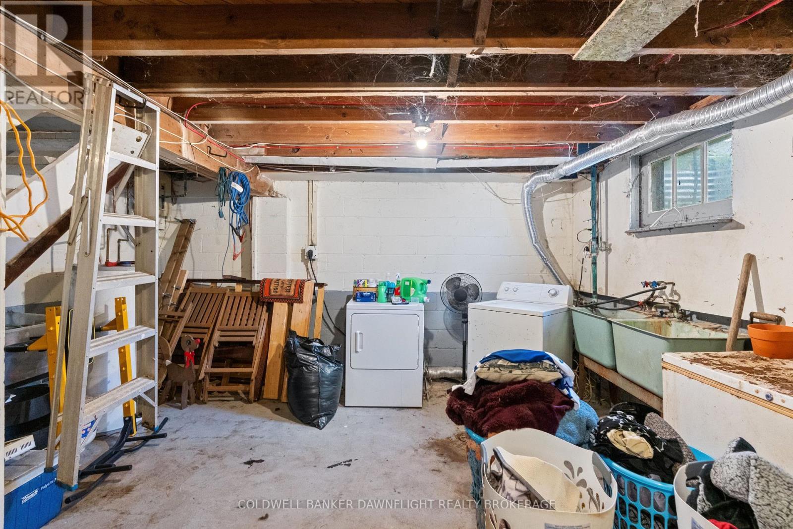 31 - 31 St Charles Place, Huron East (Vanastra), ON - Indoor Photo Showing Laundry Room