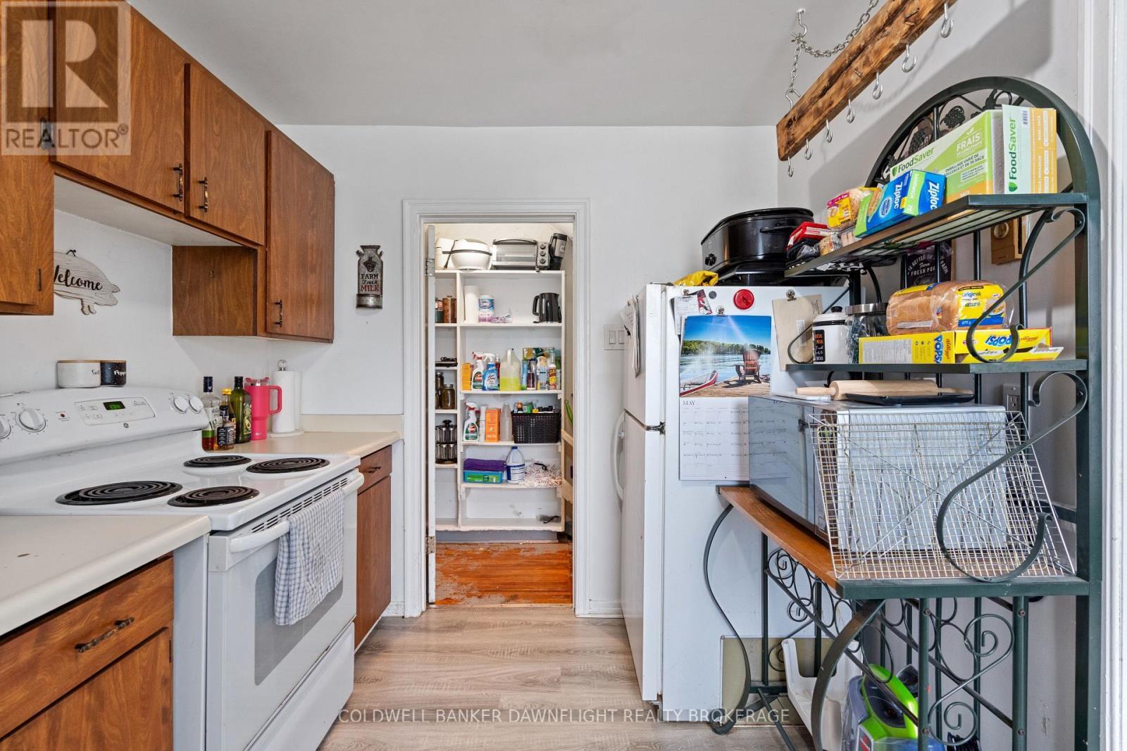 31 - 31 St Charles Place, Huron East (Vanastra), ON - Indoor Photo Showing Kitchen