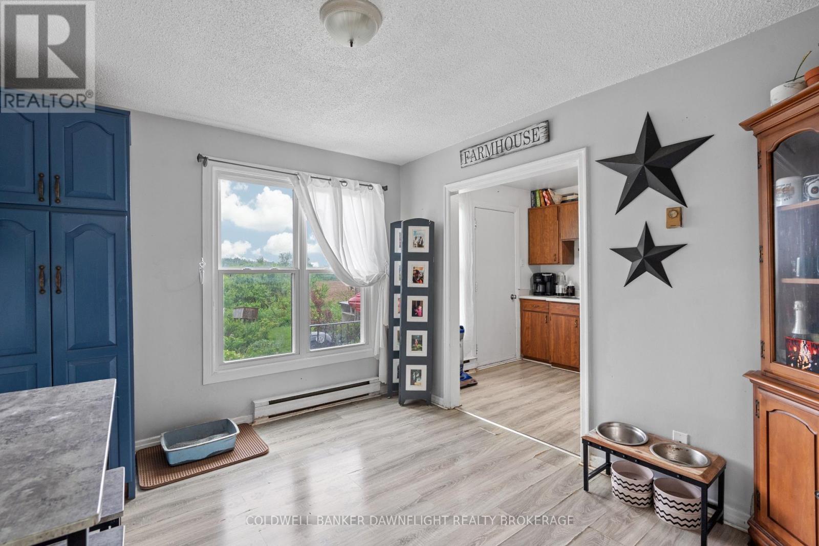 31 - 31 St Charles Place, Huron East (Vanastra), ON - Indoor