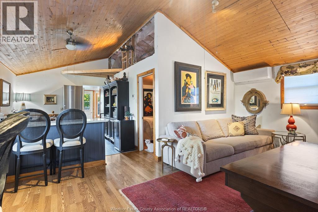 125 Crystal Lane, Harrow, ON - Indoor Photo Showing Other Room