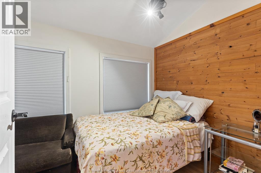 125 Crystal Lane, Harrow, ON - Indoor Photo Showing Bedroom