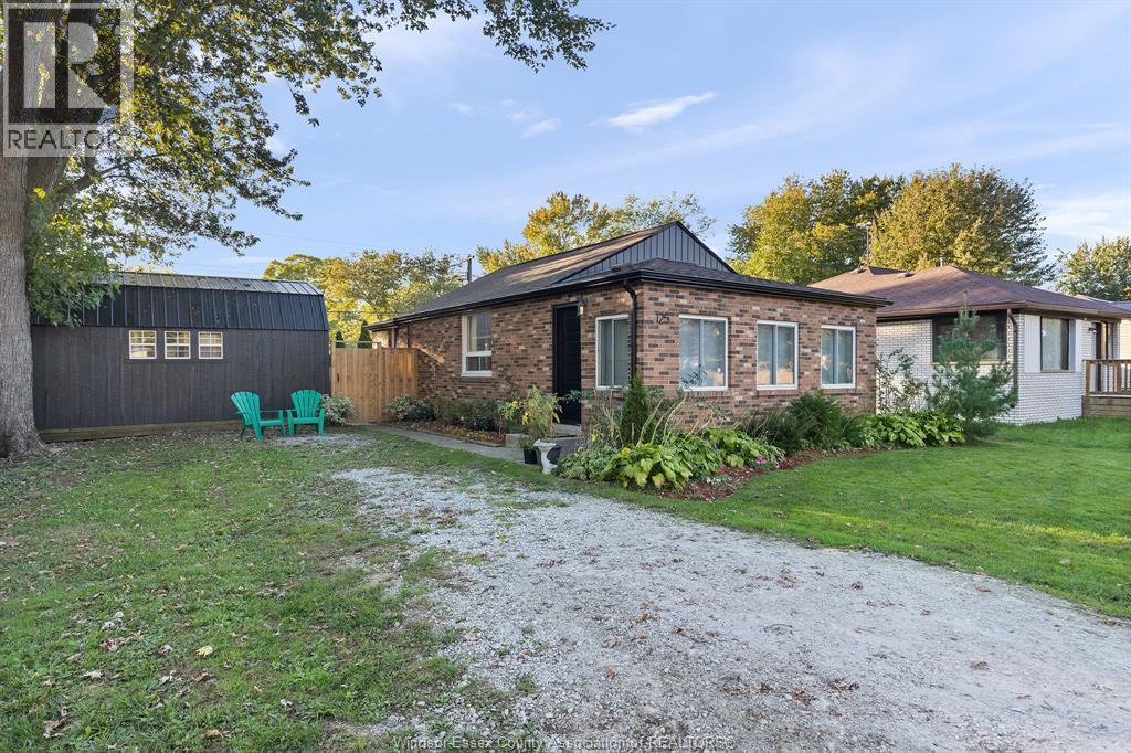 125 Crystal Lane, Harrow, ON - Outdoor