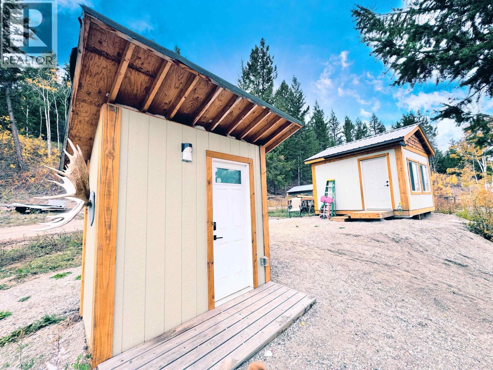 6656 North Shore Horse Lake Road, Horse Lake, BC - Outdoor With Exterior