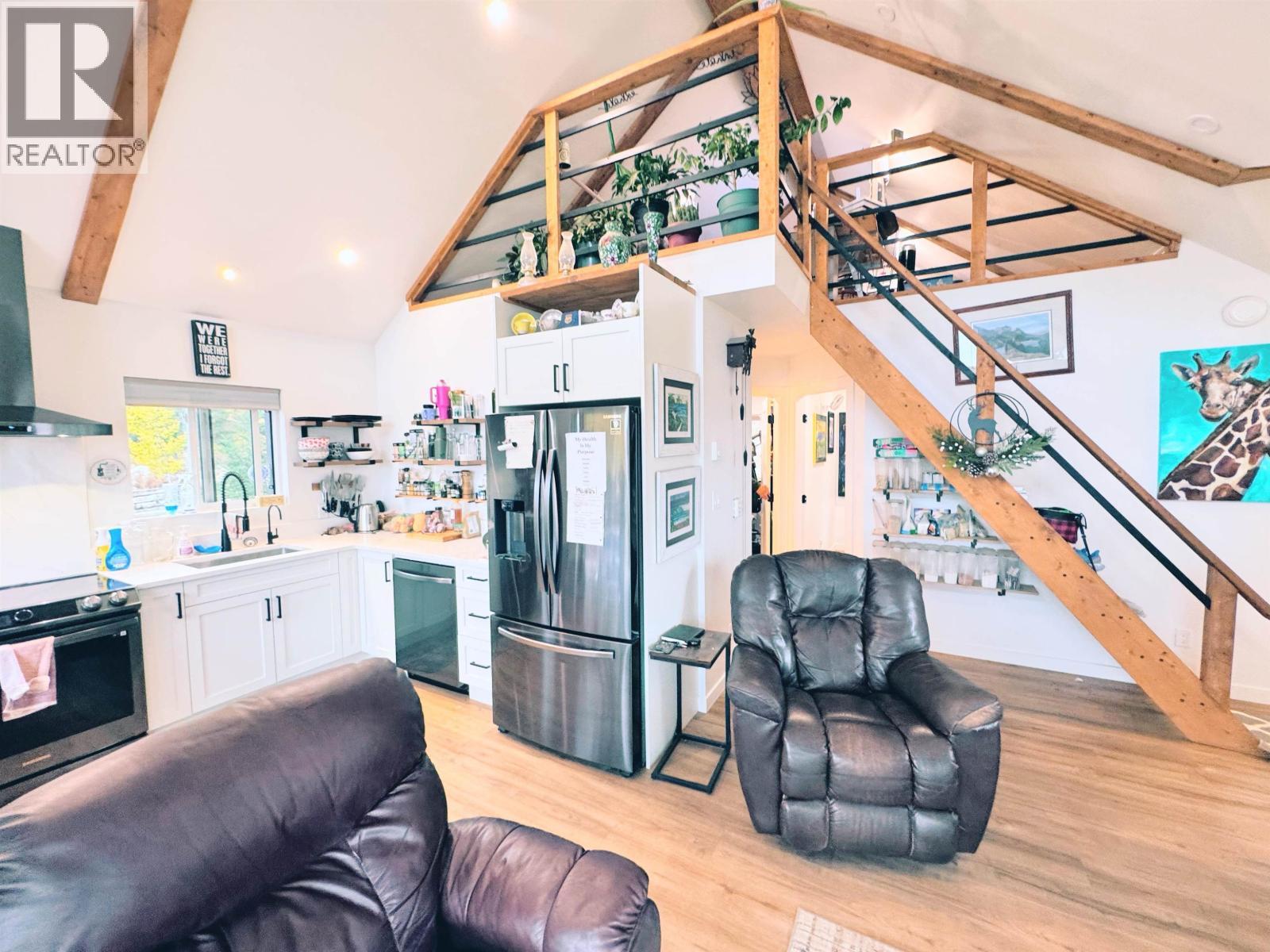 6656 North Shore Horse Lake Road, Horse Lake, BC - Indoor