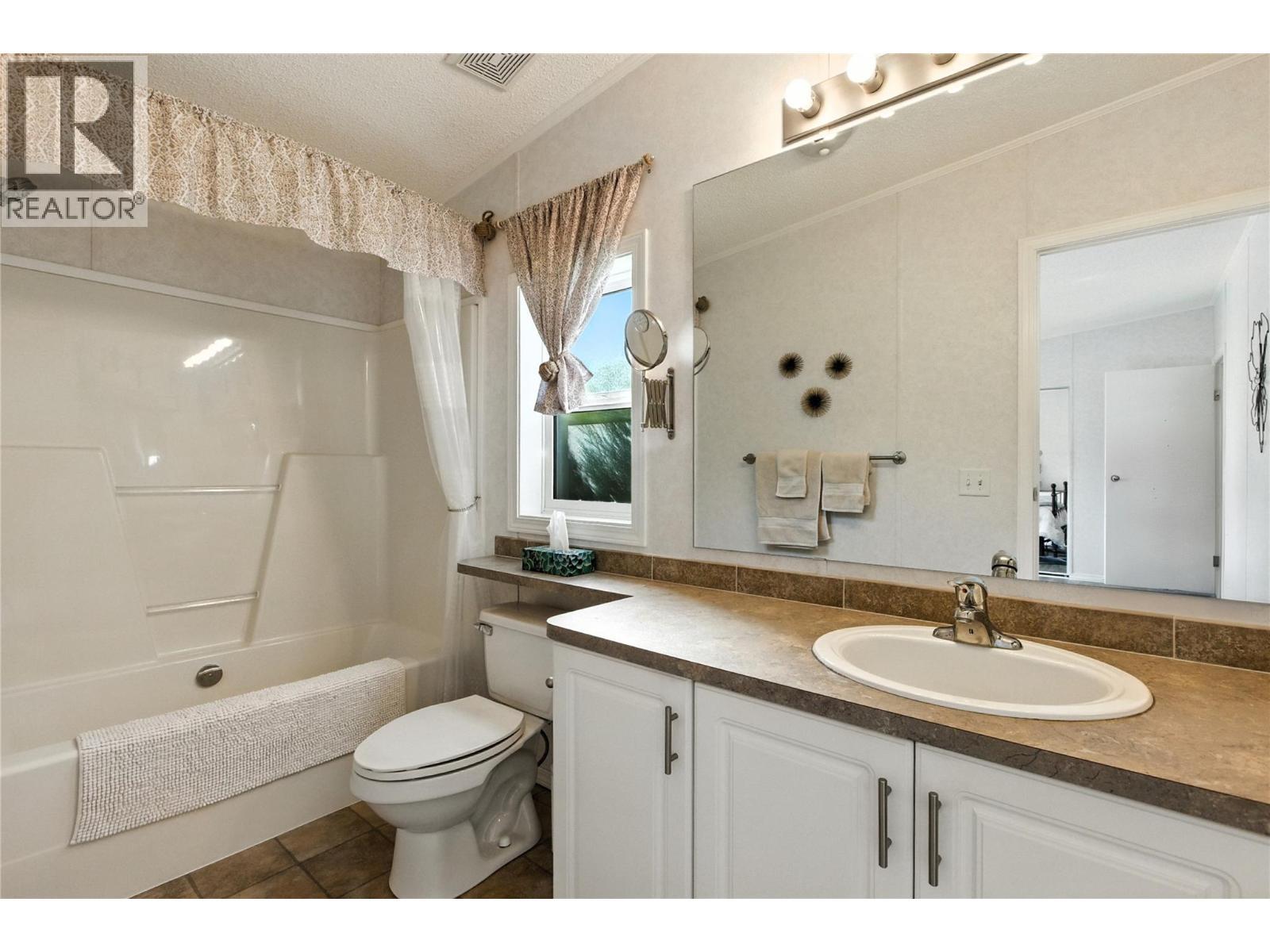 1885 Tappen Notch Hill Road Unit# 32, Tappen, BC