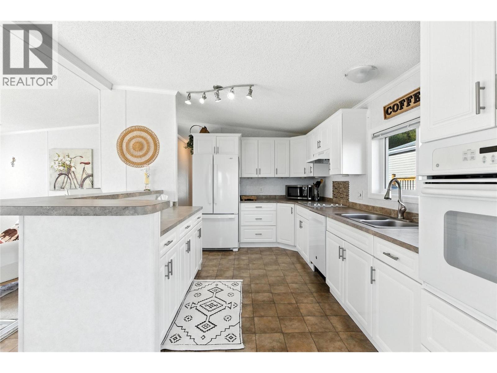 1885 Tappen Notch Hill Road Unit# 32, Tappen, BC