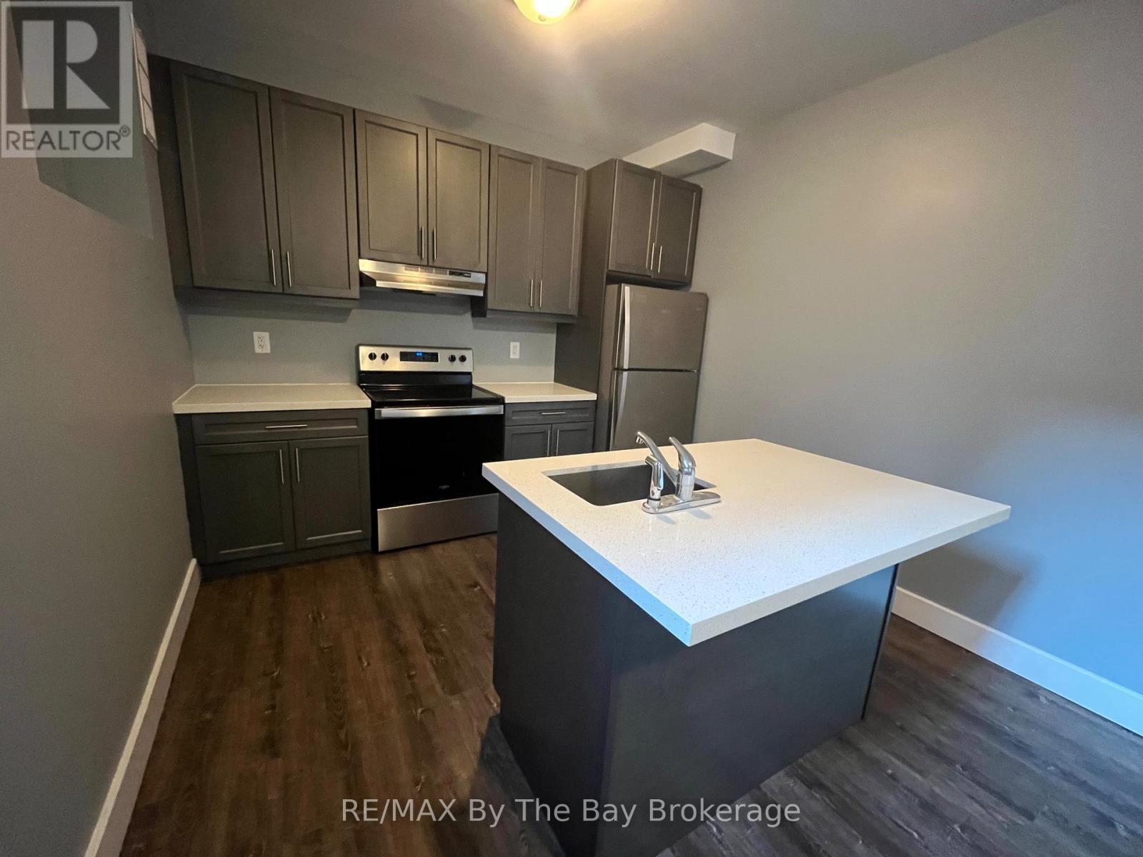 Bsmt - 3148 Mosley Street, Wasaga Beach, ON - Indoor Photo Showing Kitchen