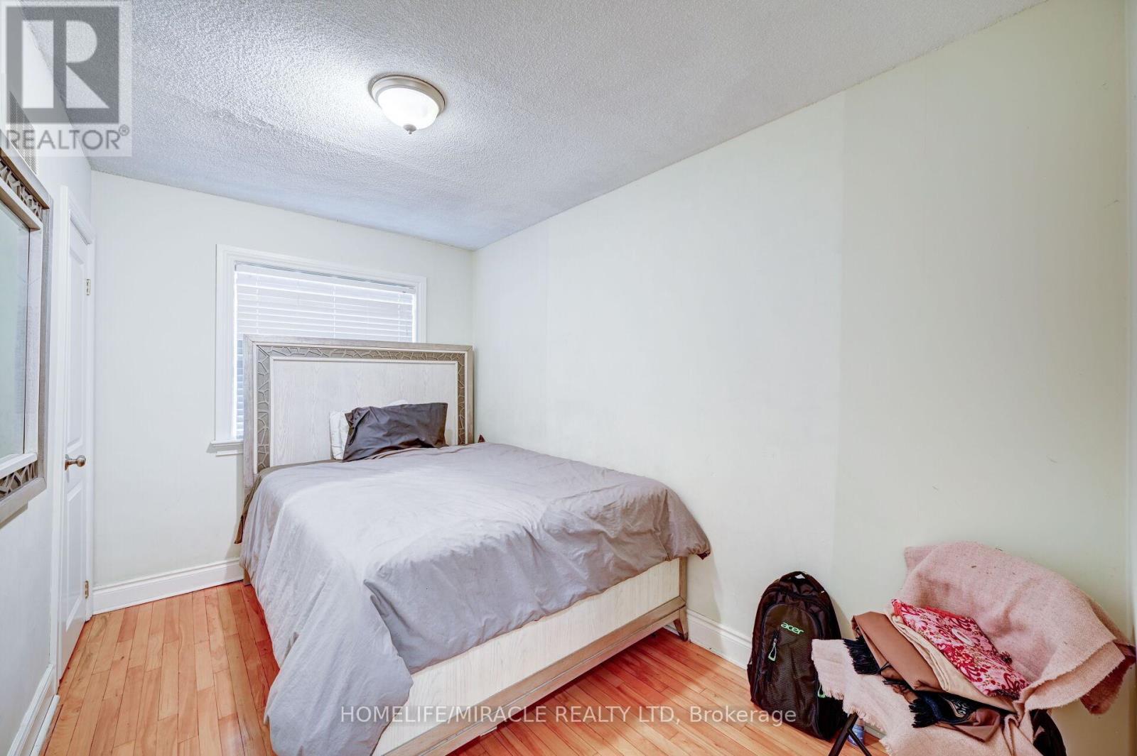 1235 Old River Road, Mississauga, ON - Indoor Photo Showing Bedroom
