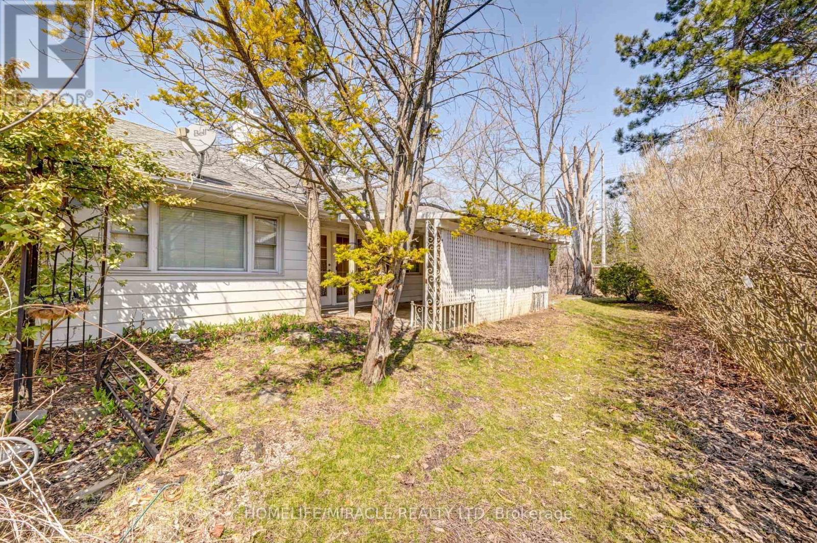 1235 Old River Road, Mississauga, ON - Outdoor