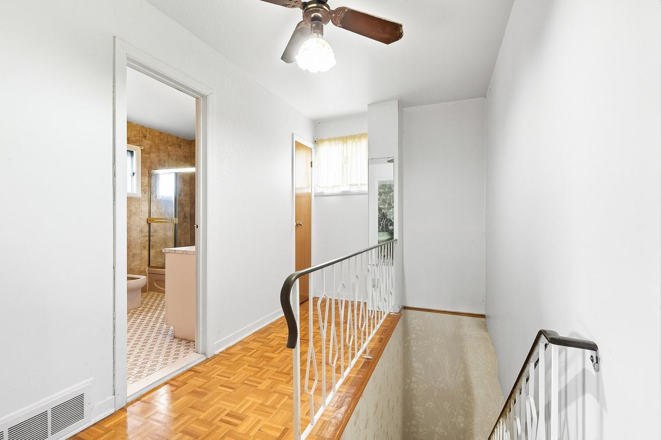 Staircase - 182 Ch. Haendel, Candiac, QC - Indoor Photo Showing Other Room