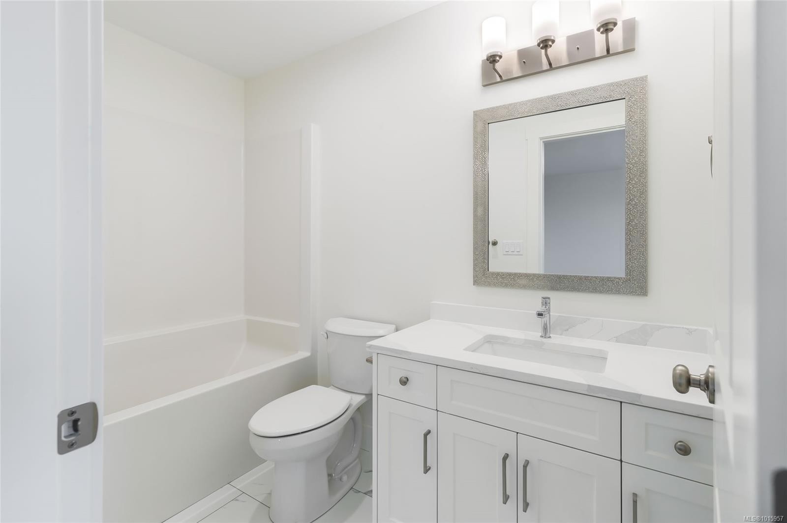 6266 Old Mill Rd, Duncan, BC - Indoor Photo Showing Bathroom