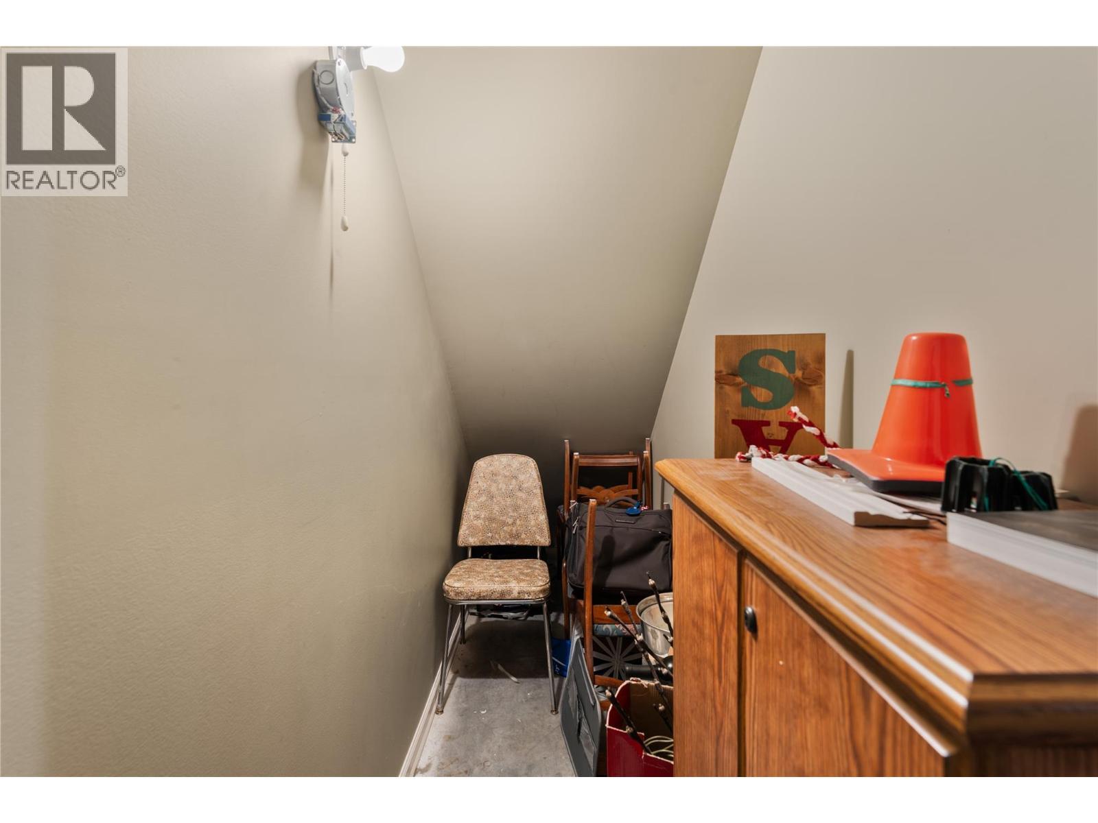 519 5Th Street, Vernon, BC - Indoor Photo Showing Other Room