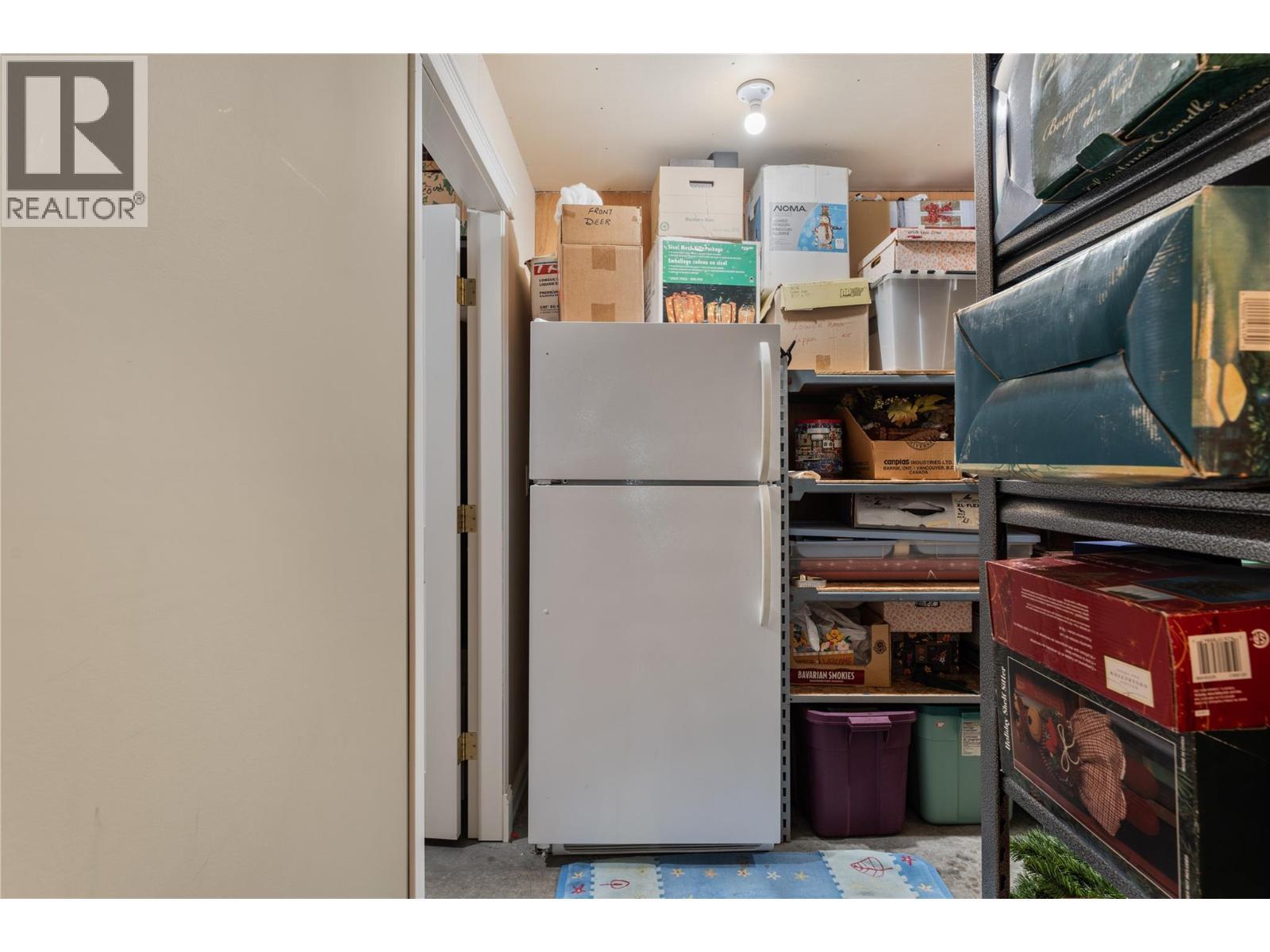 519 5Th Street, Vernon, BC - Indoor