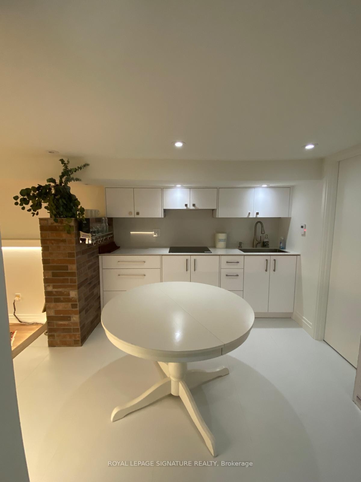 19 Teddington Park Avenue, Toronto, ON - Indoor