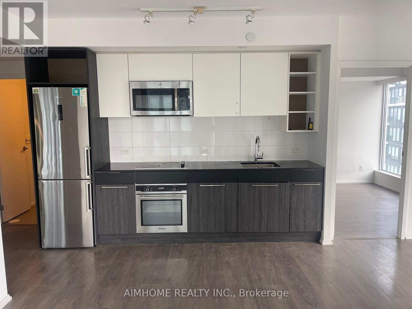 2705 - 68 Shuter Street, Toronto, ON - Indoor Photo Showing Kitchen