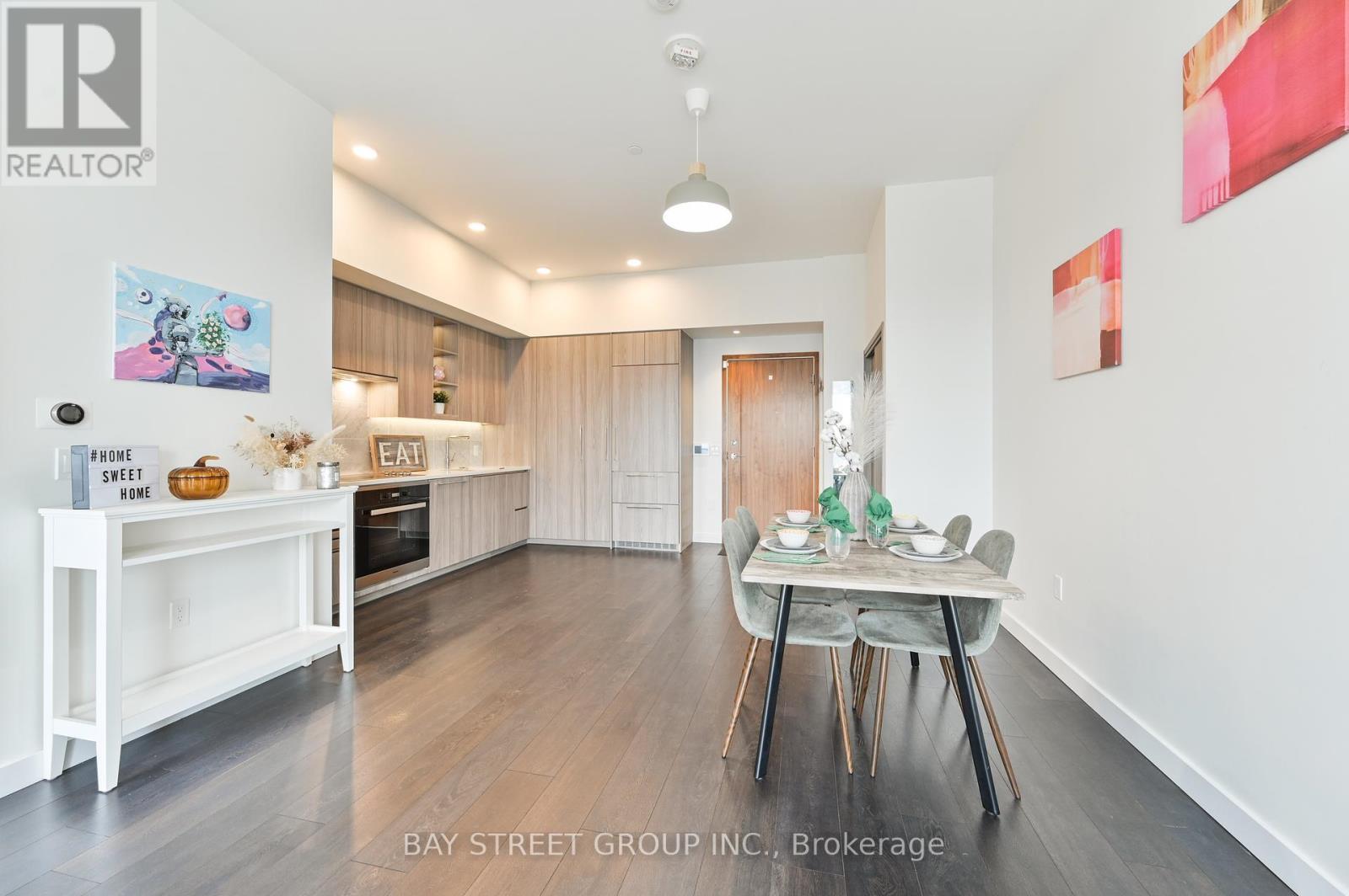 Ph3808 - 85 Mcmahon Drive, Toronto, ON - Indoor Photo Showing Dining Room