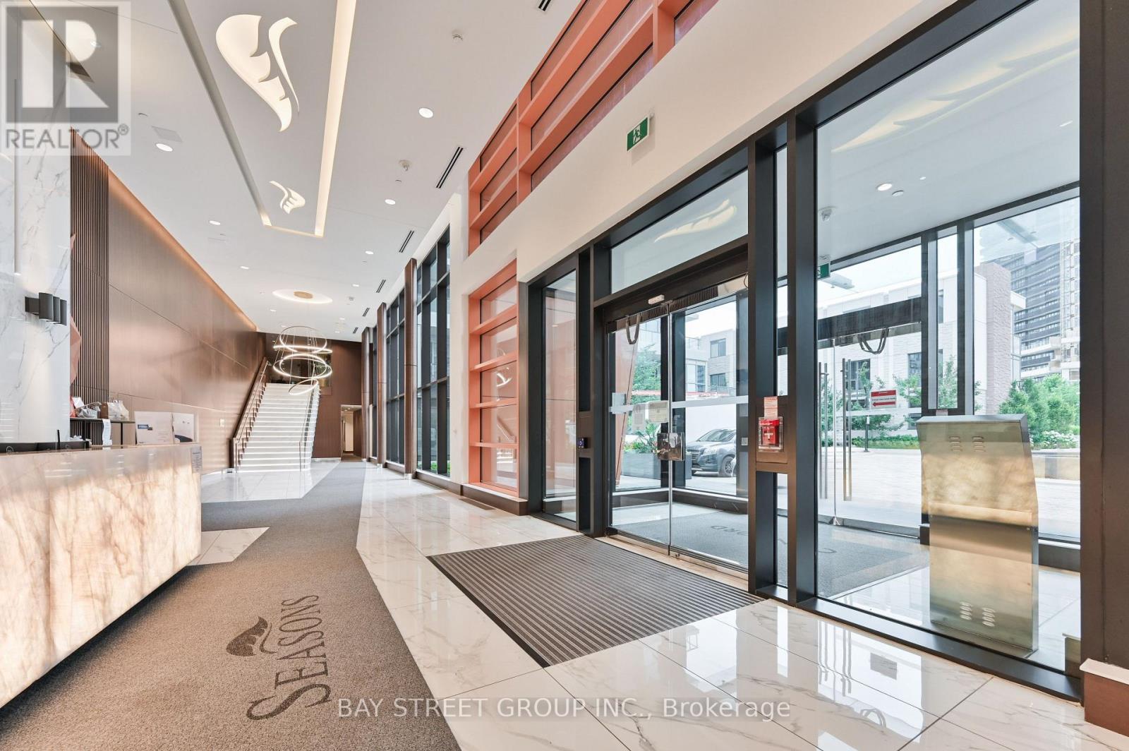 Ph3808 - 85 Mcmahon Drive, Toronto, ON - Indoor Photo Showing Other Room