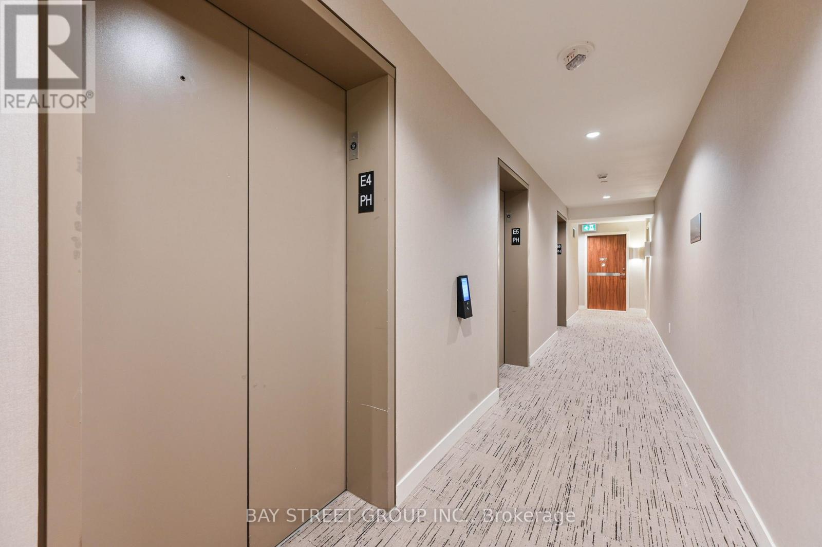 Ph3808 - 85 Mcmahon Drive, Toronto, ON - Indoor Photo Showing Other Room