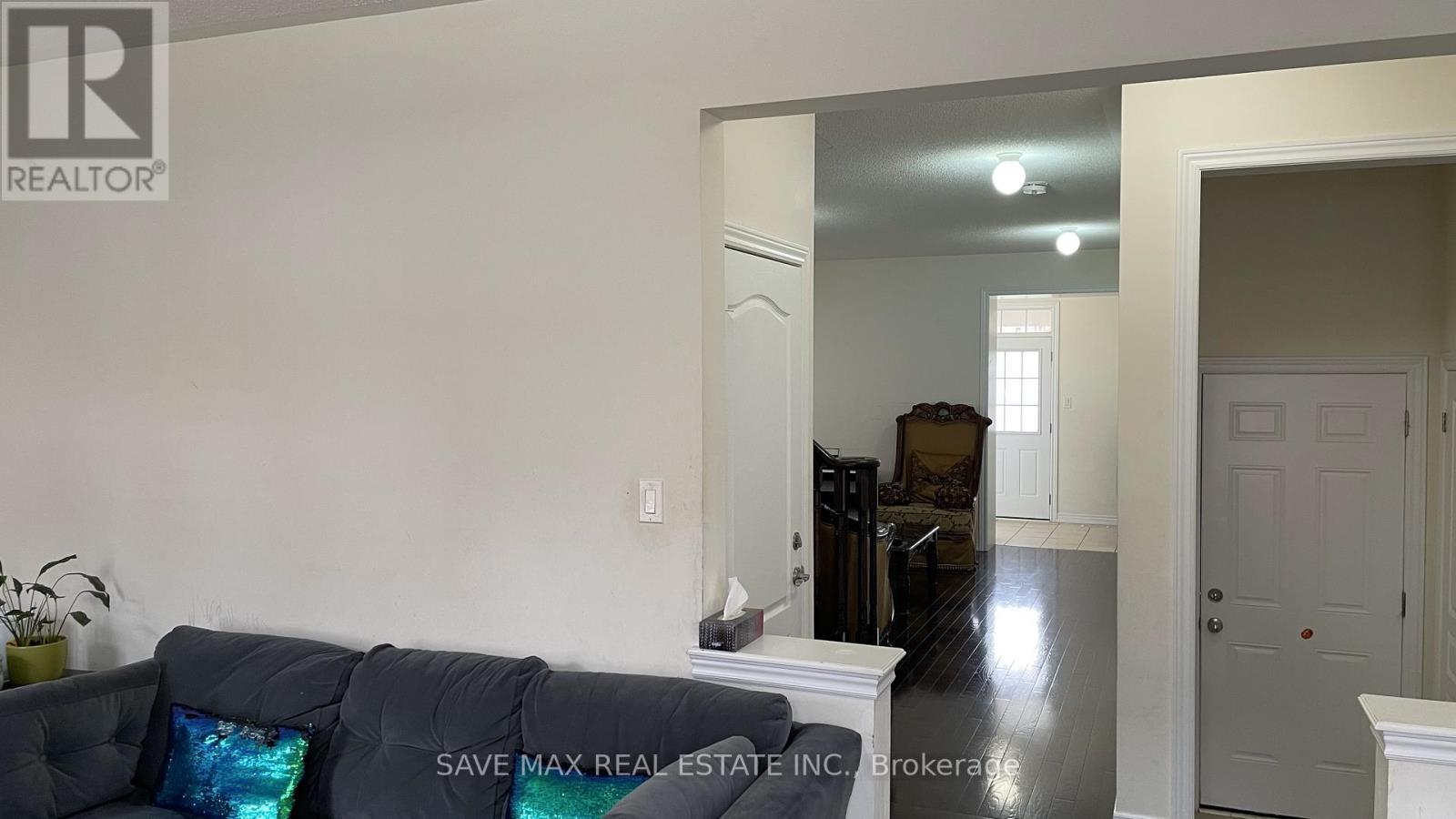 6 Bittersweet Road, Brampton, ON - Indoor Photo Showing Other Room