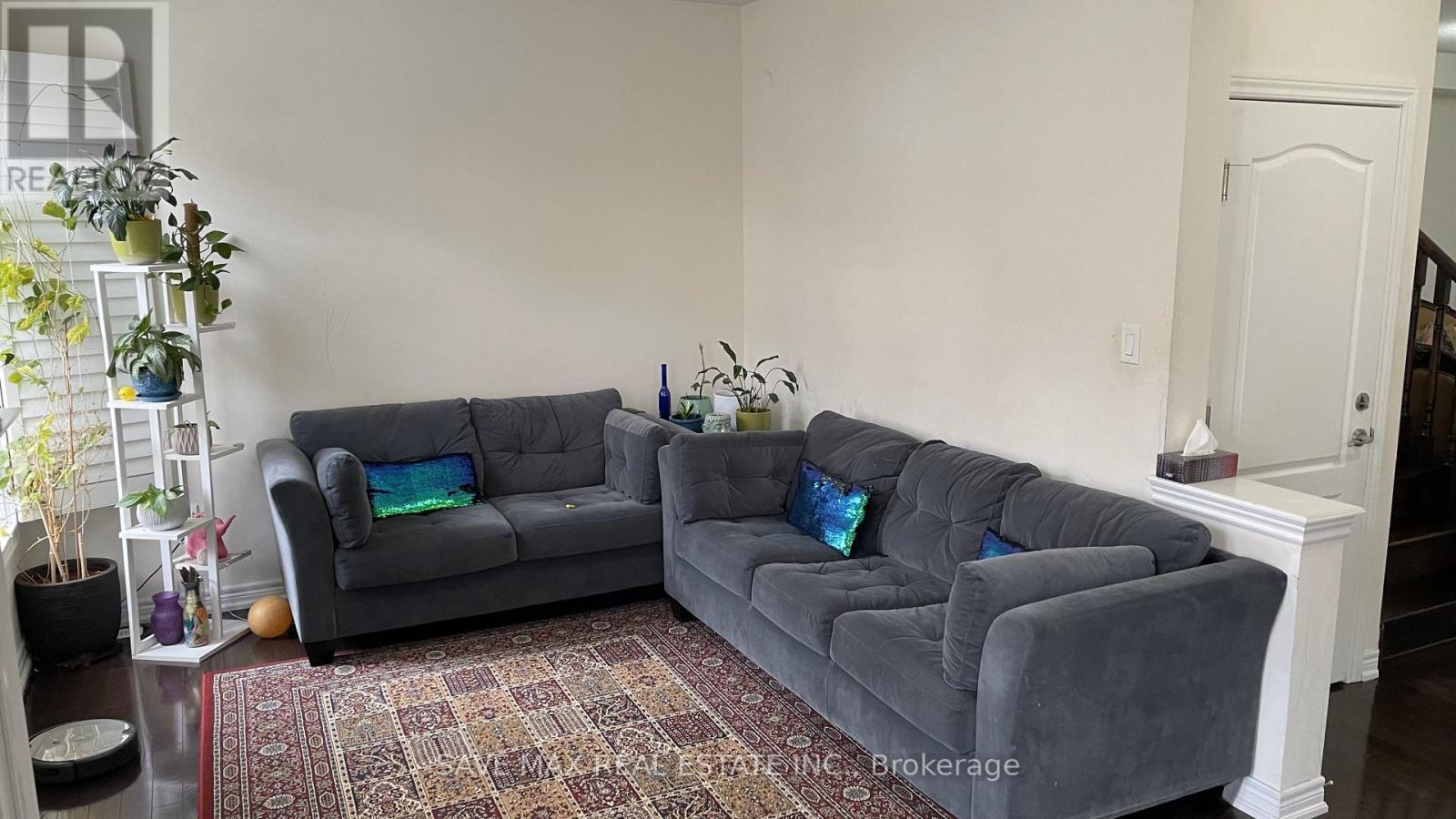 6 Bittersweet Road, Brampton, ON - Indoor Photo Showing Living Room
