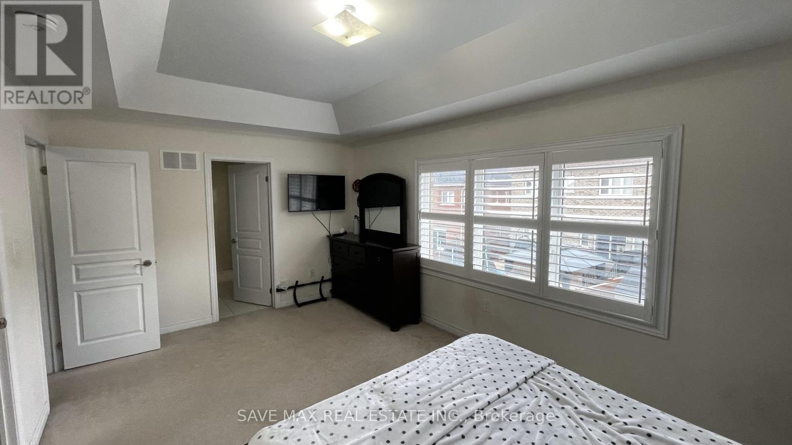6 Bittersweet Road, Brampton, ON - Indoor Photo Showing Bedroom