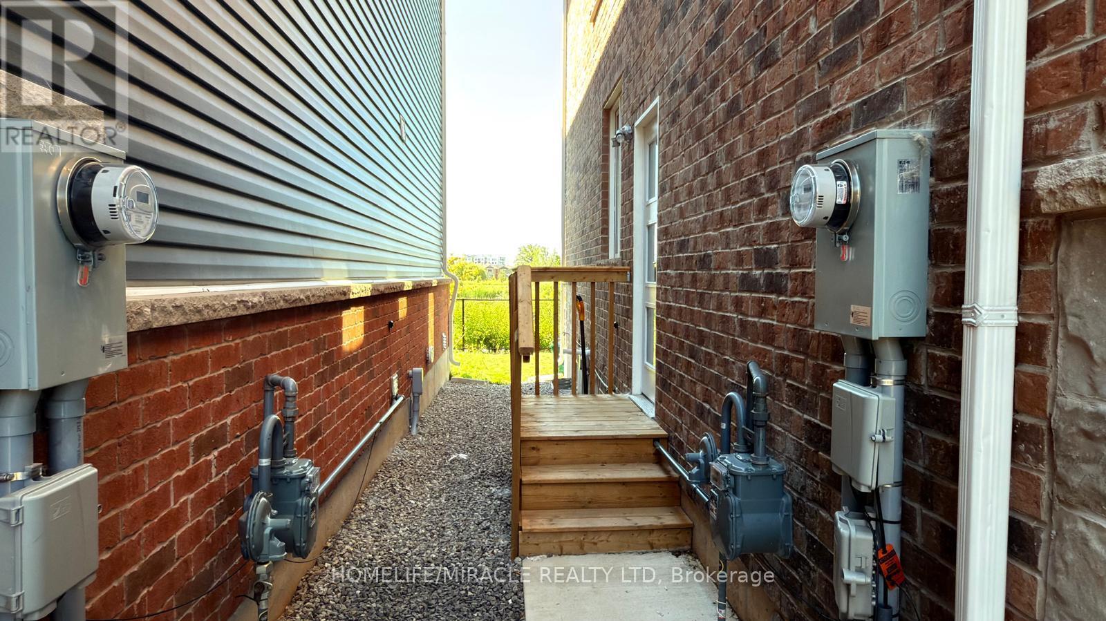 147 Yates Drive, Milton, ON - With Exterior