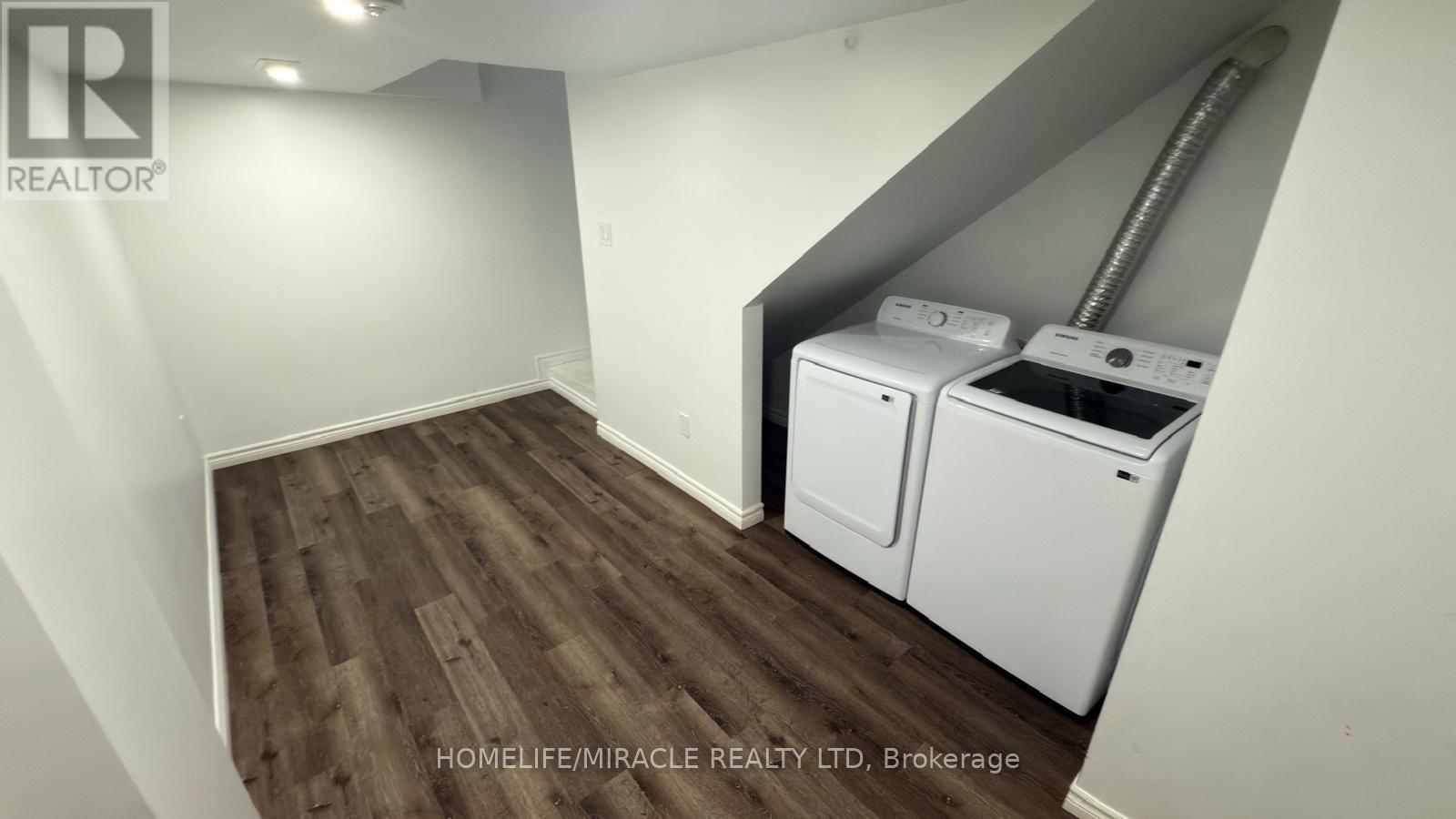 147 Yates Drive, Milton, ON - Indoor Photo Showing Laundry Room
