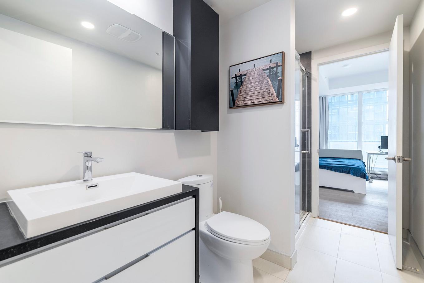 Bathroom - 902-1188 Rue St-Antoine O., Montréal (Ville-Marie), QC - Indoor Photo Showing Bathroom