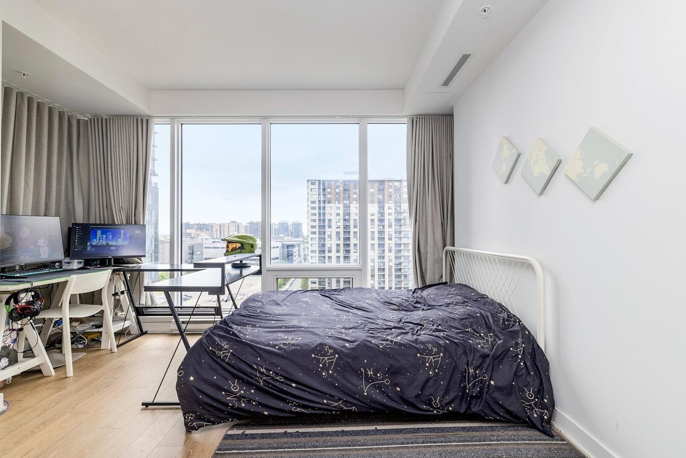 Primary bedroom - 902-1188 Rue St-Antoine O., Montréal (Ville-Marie), QC - Indoor Photo Showing Bedroom