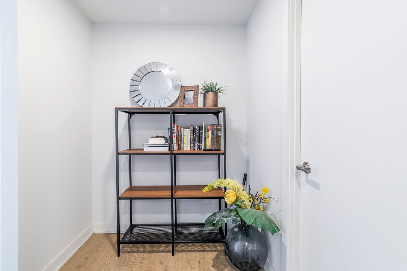 Hall - 902-1188 Rue St-Antoine O., Montréal (Ville-Marie), QC - Indoor Photo Showing Other Room