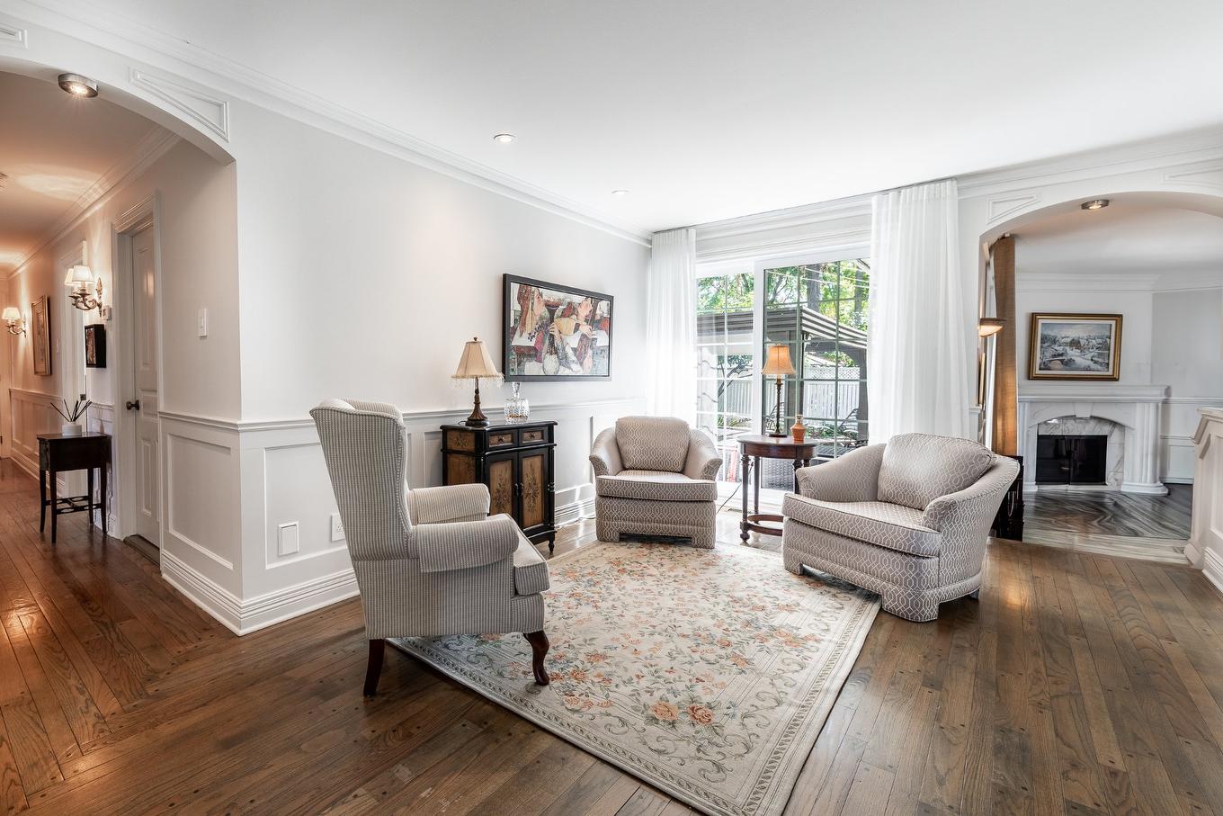 Den - 570 Rue De La Neuve-France, Saint-Jean-Sur-Richelieu, QC - Indoor Photo Showing Living Room With Fireplace