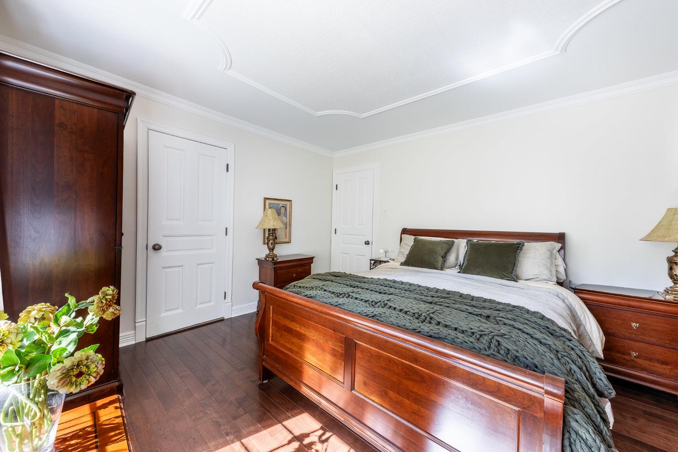 Primary bedroom - 570 Rue De La Neuve-France, Saint-Jean-Sur-Richelieu, QC - Indoor Photo Showing Bedroom
