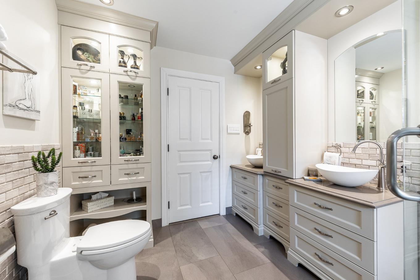 Bathroom - 570 Rue De La Neuve-France, Saint-Jean-Sur-Richelieu, QC - Indoor Photo Showing Bathroom