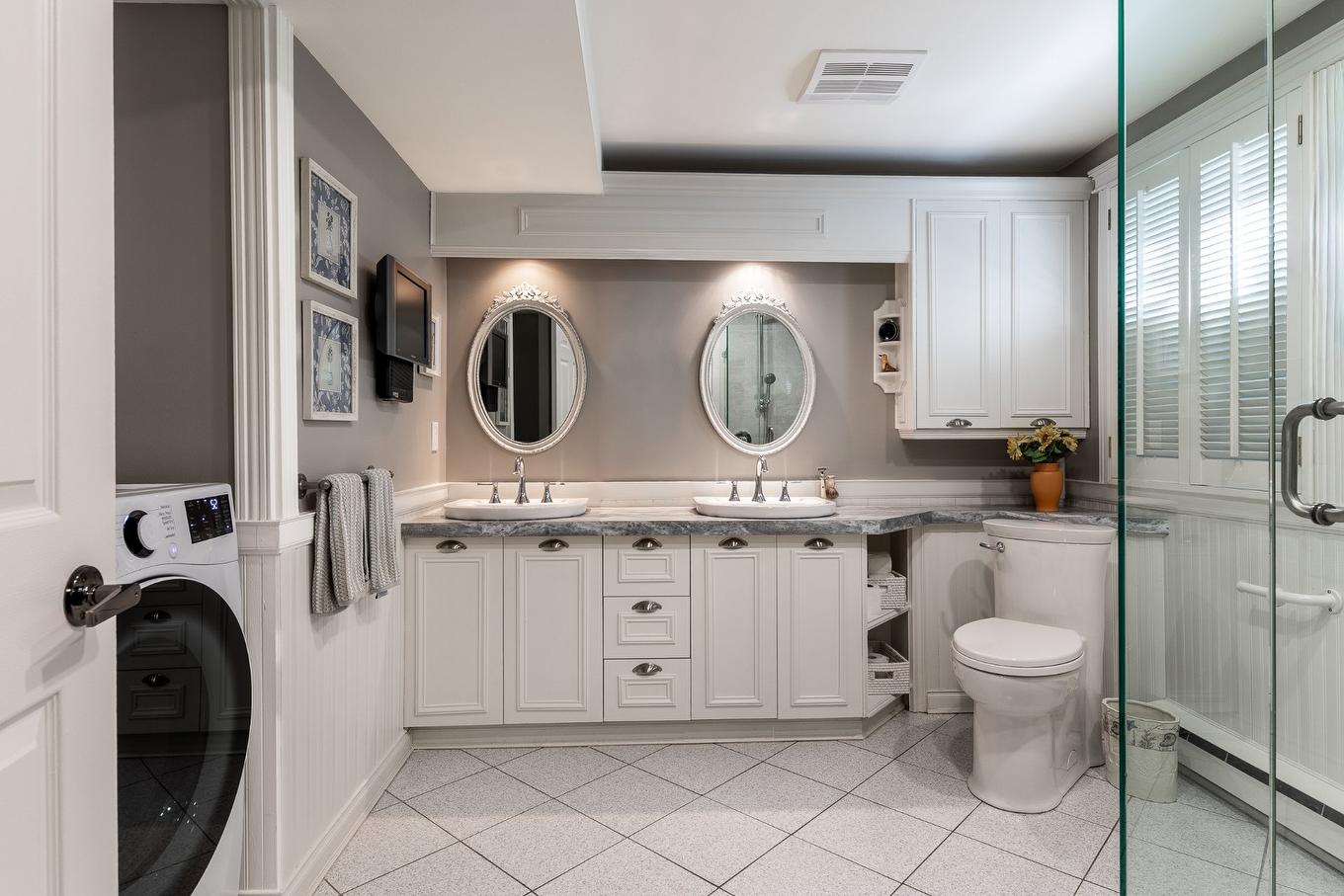 Bathroom - 570 Rue De La Neuve-France, Saint-Jean-Sur-Richelieu, QC - Indoor Photo Showing Bathroom