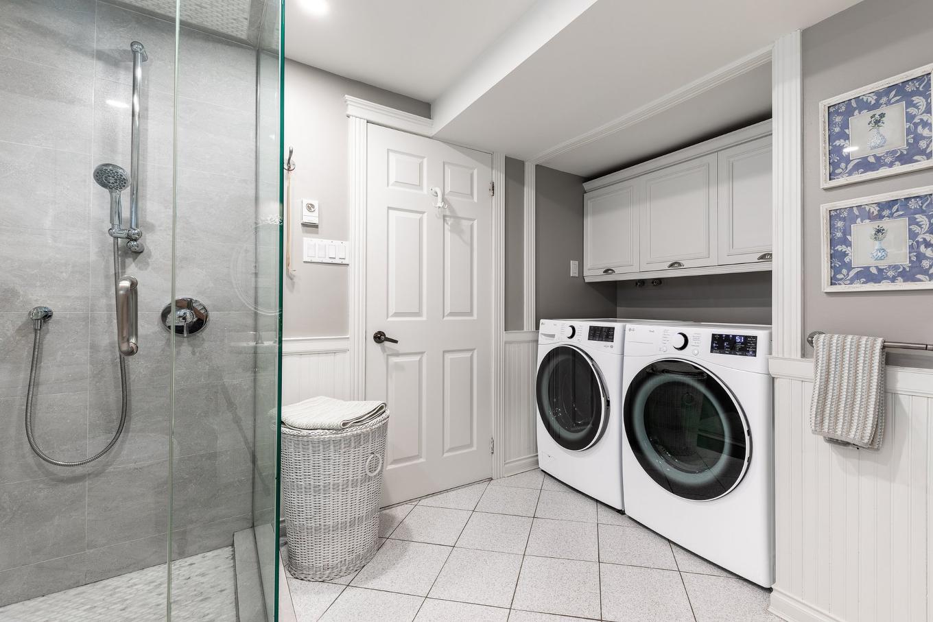 Laundry room - 570 Rue De La Neuve-France, Saint-Jean-Sur-Richelieu, QC - Indoor Photo Showing Laundry Room