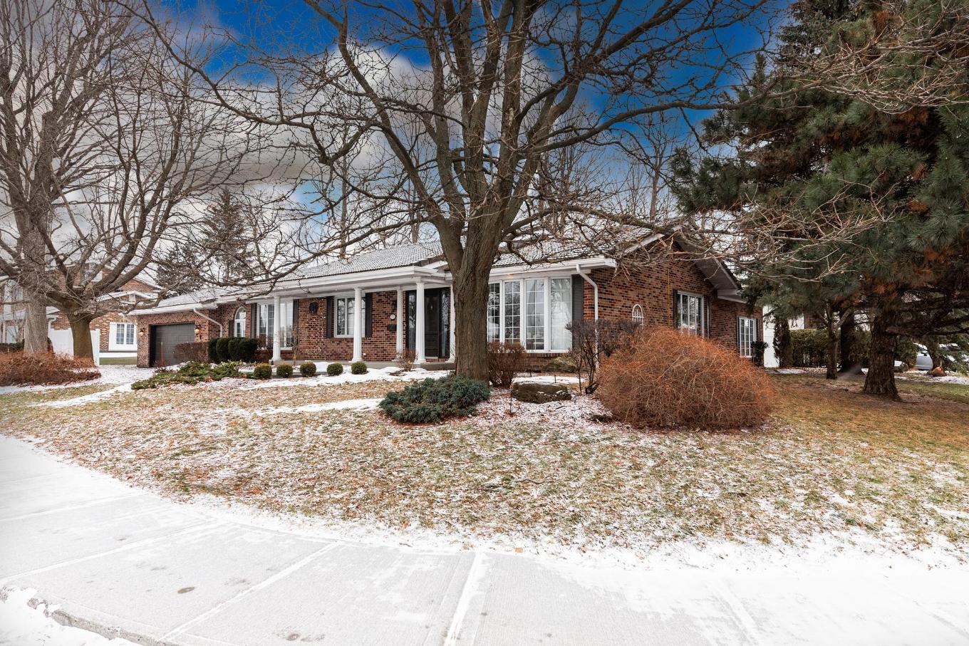 Façade - 570 Rue De La Neuve-France, Saint-Jean-Sur-Richelieu, QC - Outdoor