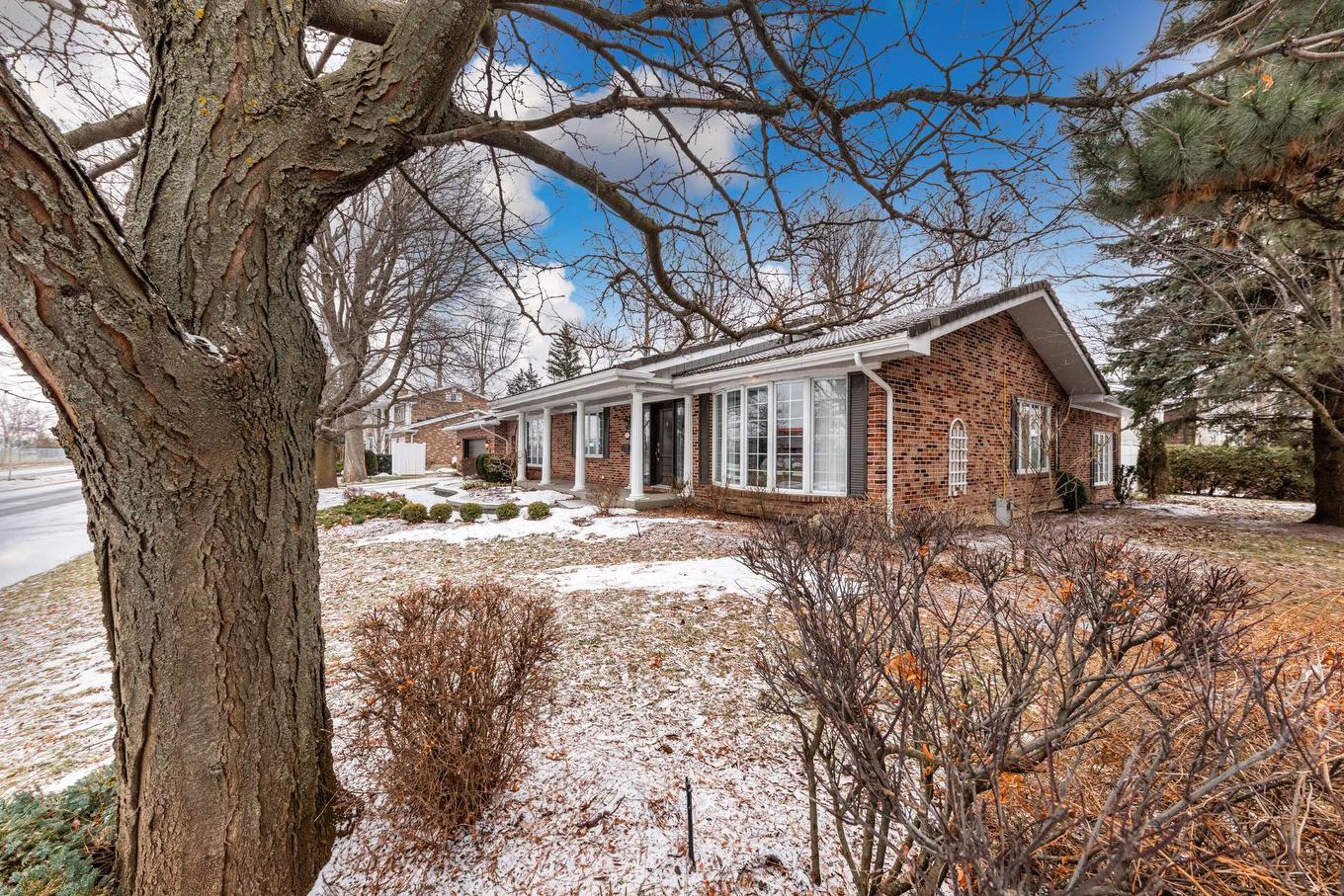 Façade - 570 Rue De La Neuve-France, Saint-Jean-Sur-Richelieu, QC - Outdoor