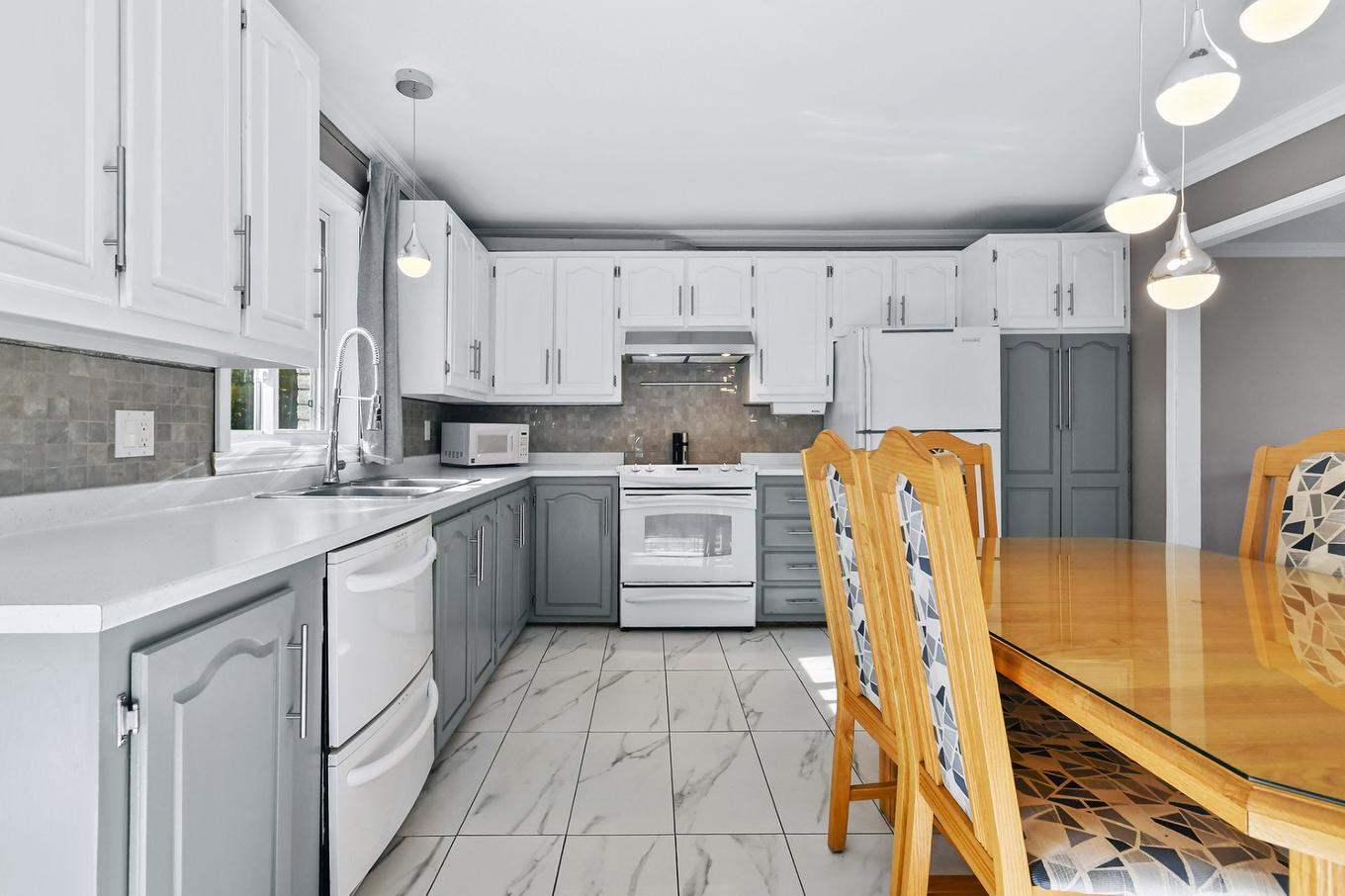 Cuisine - 131 Rg St-Pierre, Saint-Jean-De-Matha, QC - Indoor Photo Showing Kitchen