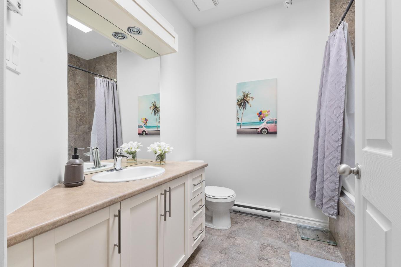 Salle de bains - 303-2059 Boul. Thimens, Montréal (Saint-Laurent), QC - Indoor Photo Showing Bathroom