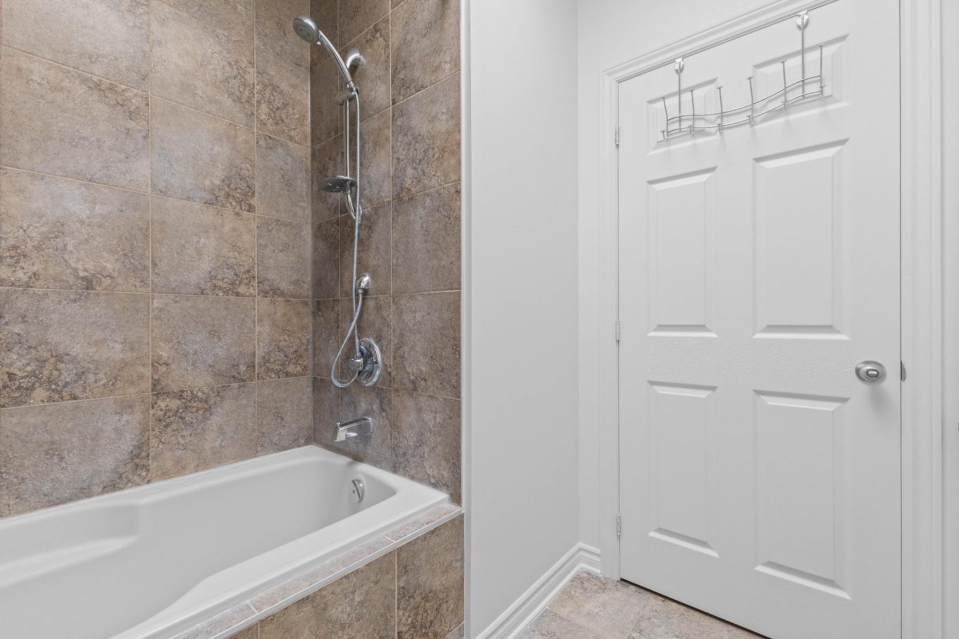 Salle de bains - 303-2059 Boul. Thimens, Montréal (Saint-Laurent), QC - Indoor Photo Showing Bathroom