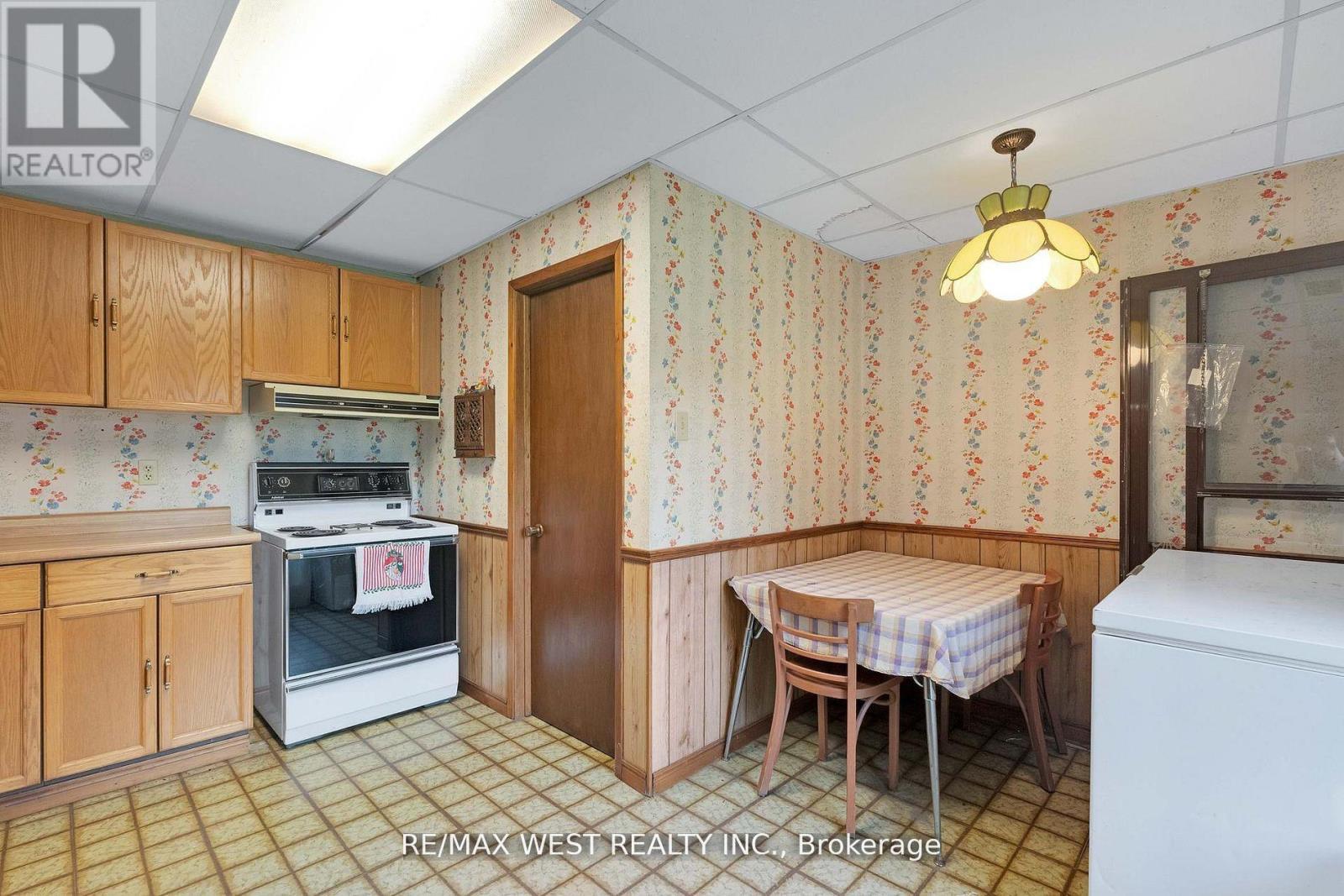 5878 4Th Line, New Tecumseth, ON - Indoor Photo Showing Kitchen